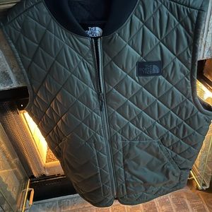 North Face XL Mens quilted Vest